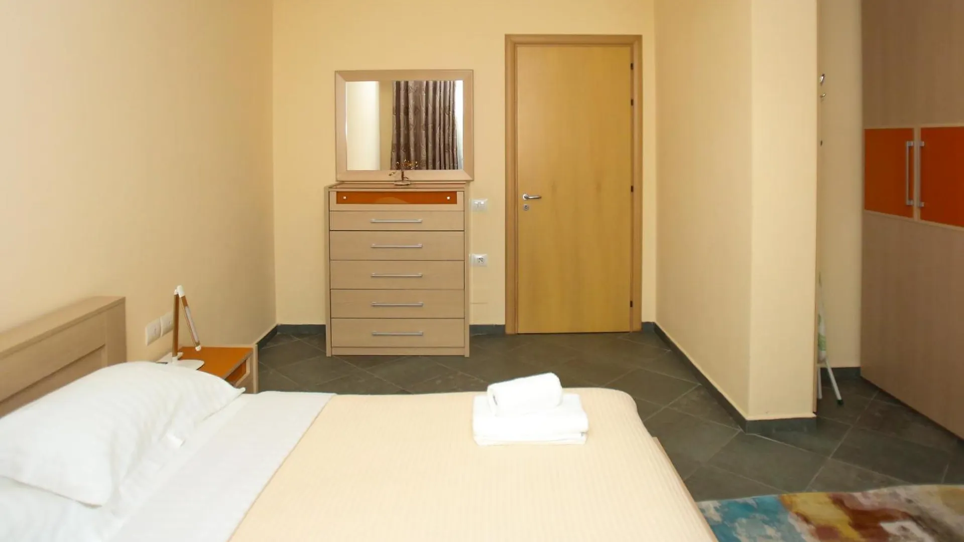 Imperial Visar Apartment Hannover Vlorë